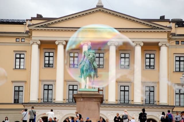 ノルウェー王宮の全貌、あなたは知ってる?