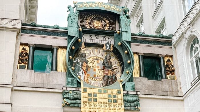 ウィーンの観光名所のアンカー時計