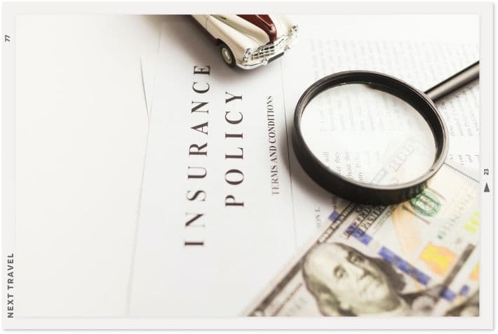 Insurance Policyと書かれた紙