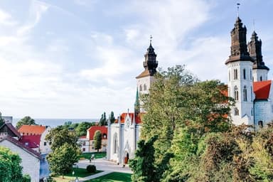 Illustration for 魔女の宅急便の世界へ、ゴットランド島ヴィスビューの観光9選とモデルプラン